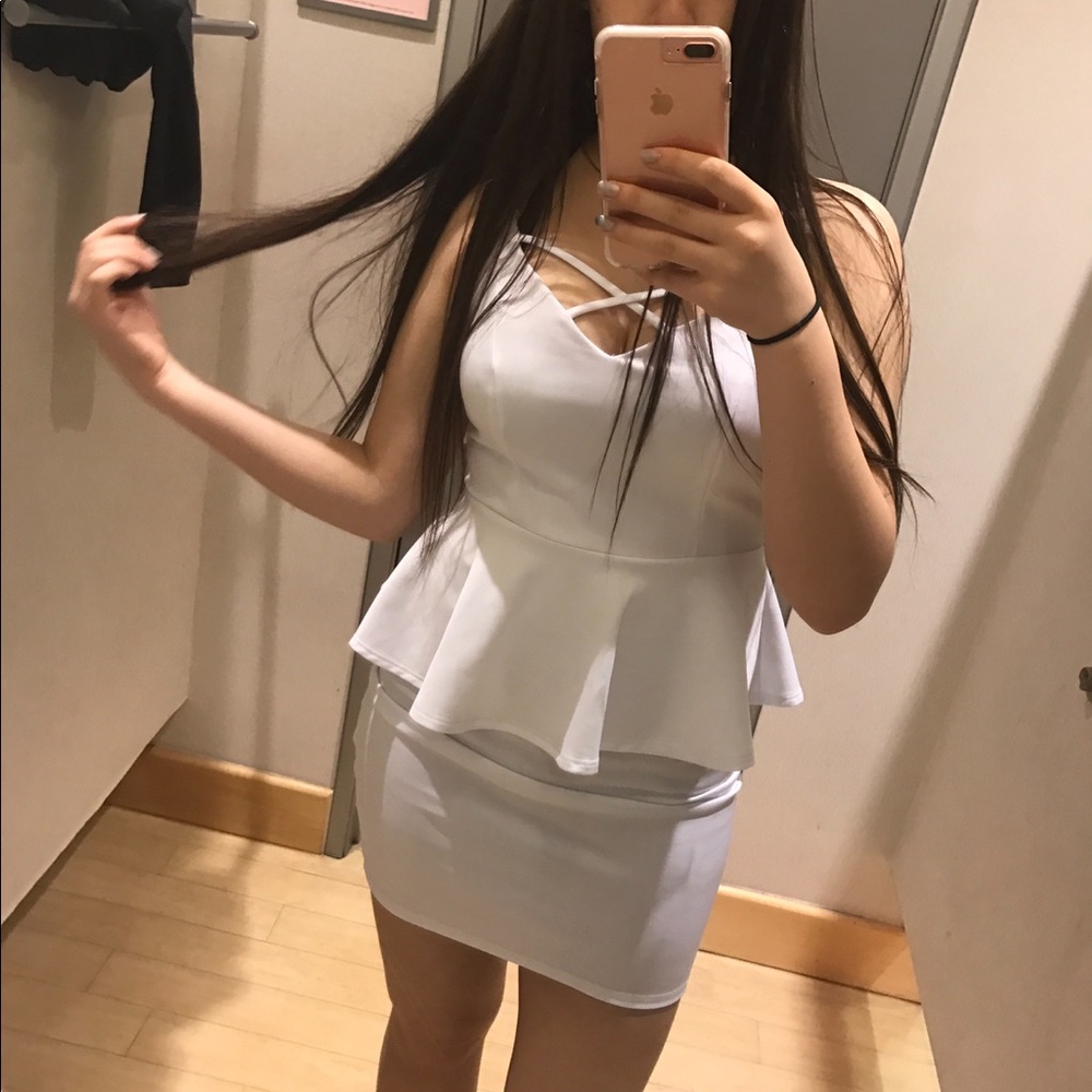 Dress - Picture 2 of 3